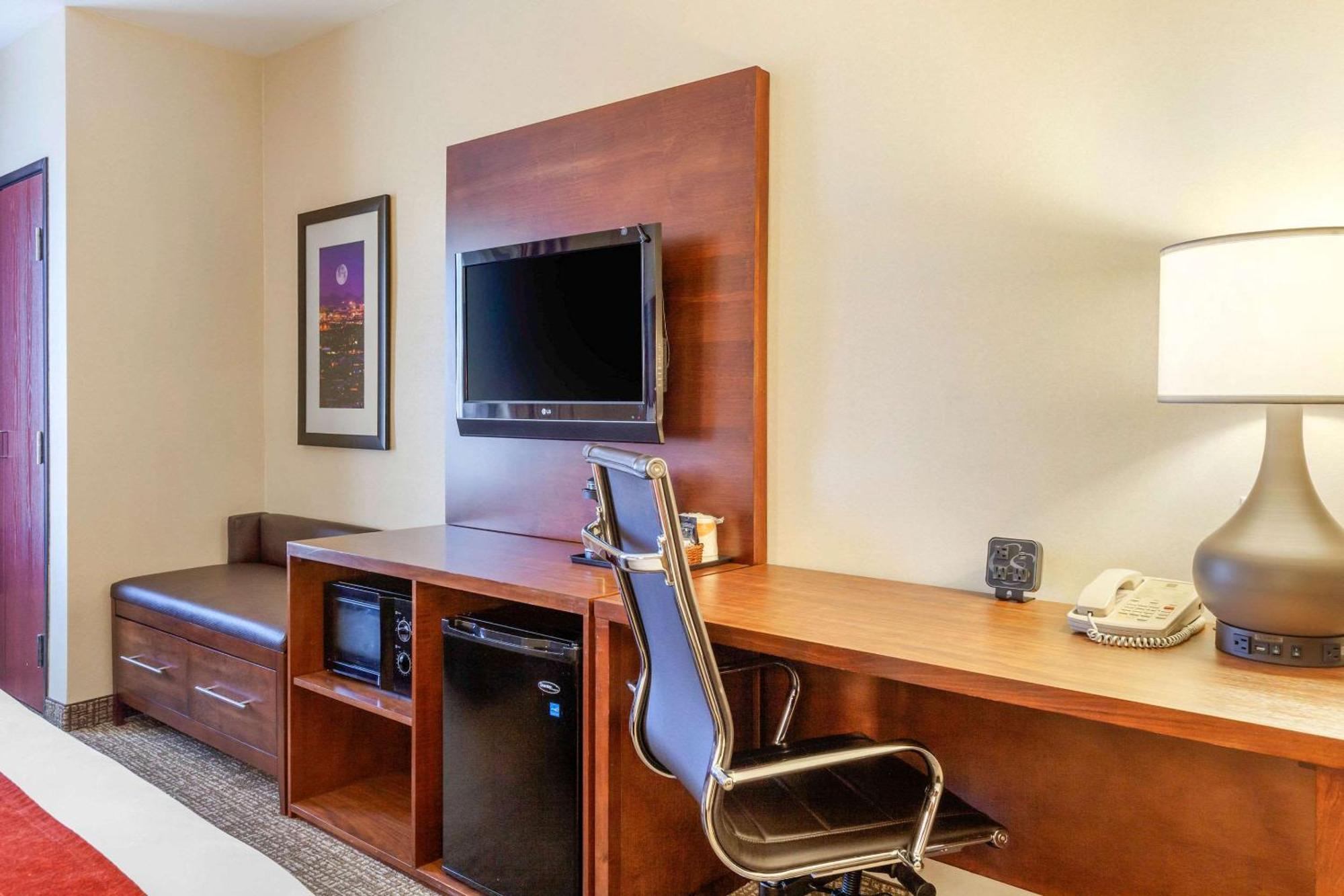 Comfort Suites Glendale - State Farm Stadium Area Buitenkant foto